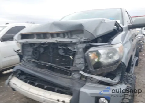 2017 Toyota Tundra Trd Pro 5.7L V8 из США, поврежденный, VIN 5TFDW5F1XHX654584